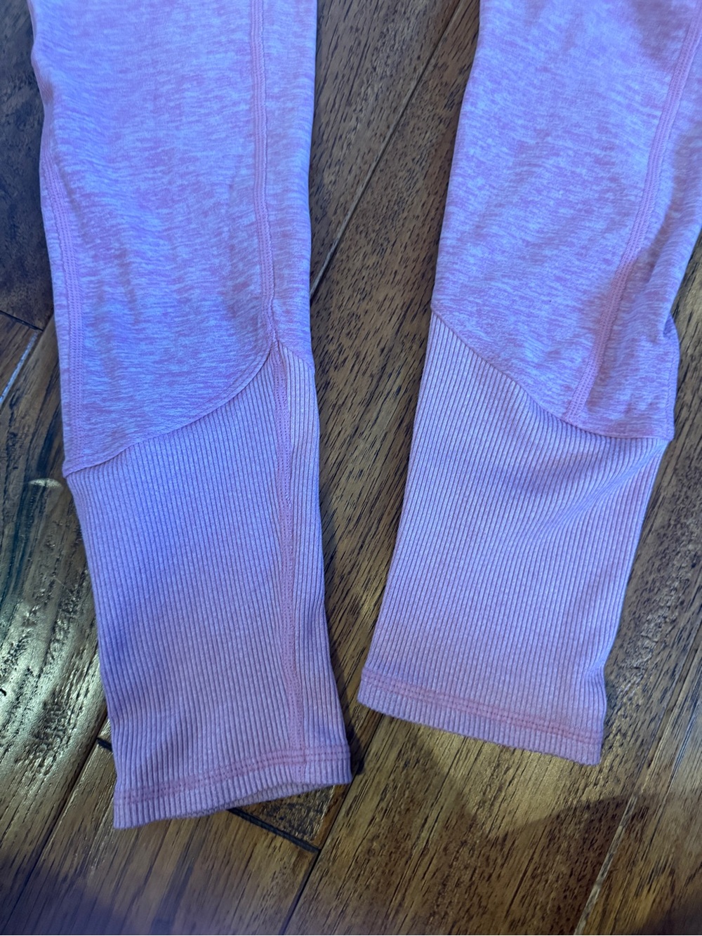 Seamless Pink Alo Workout Set - Picture 5 of 6